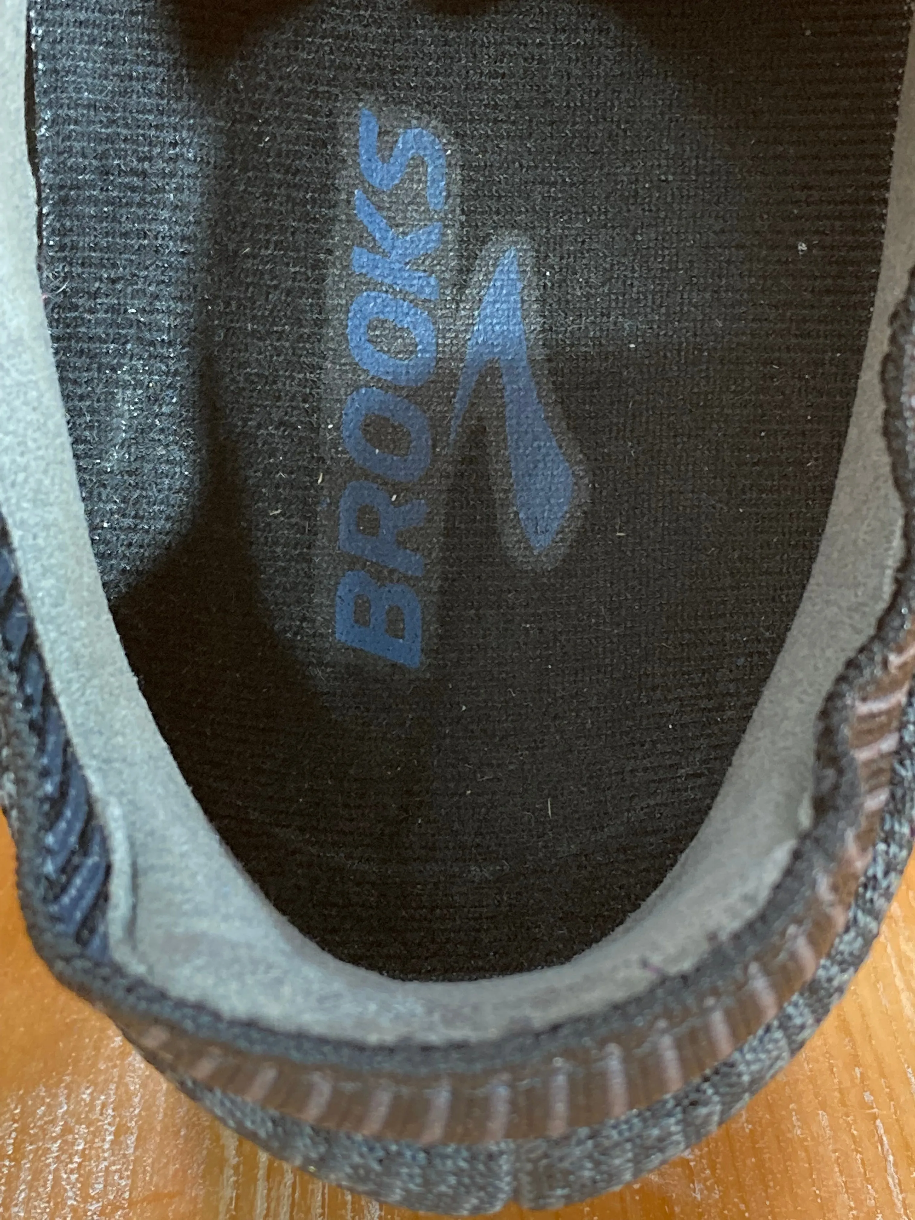 BROOKS LEVITATE 2 Men Size 13D Athletic Shoes Sneakers Black 1102901D038