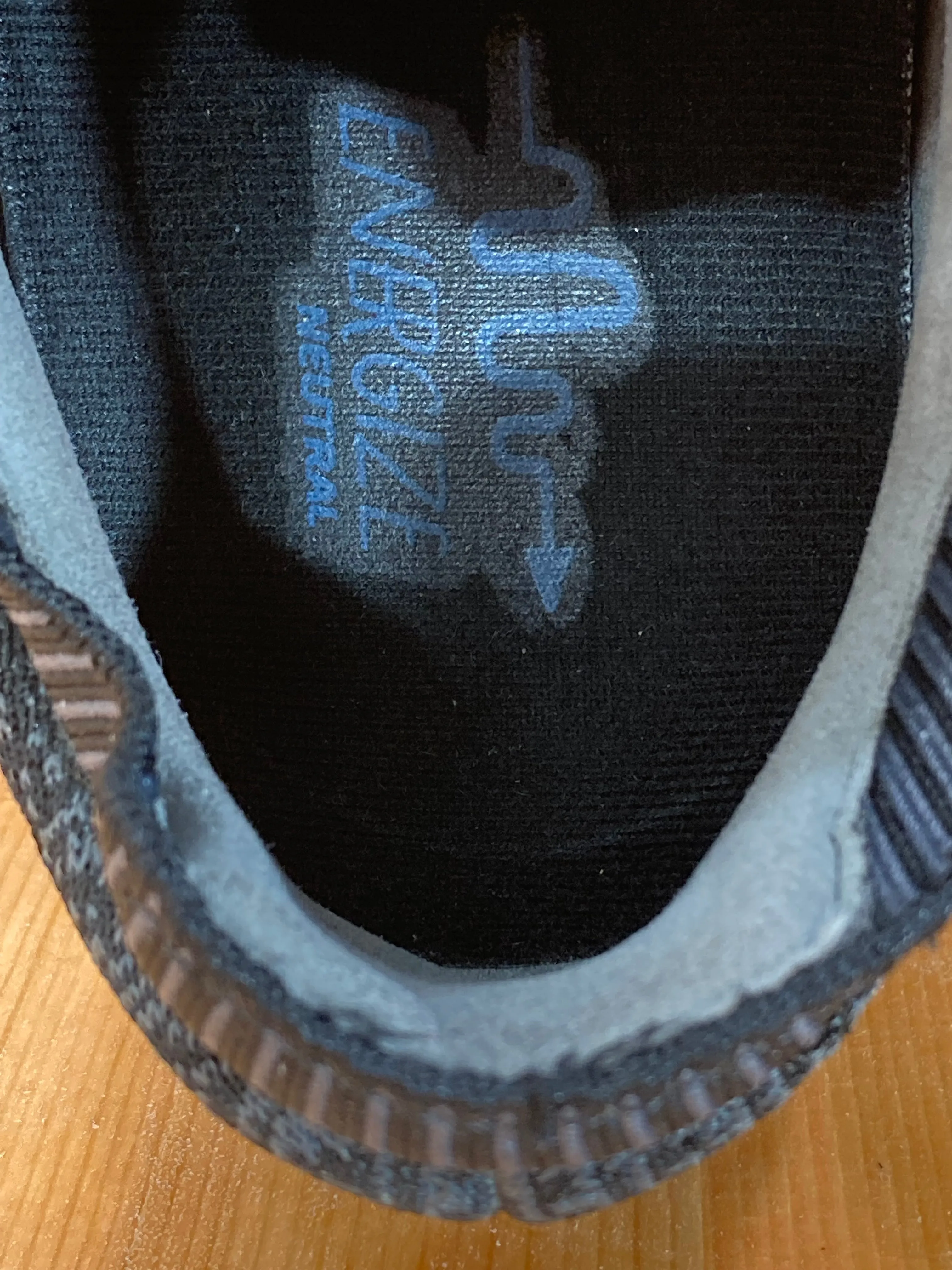 BROOKS LEVITATE 2 Men Size 13D Athletic Shoes Sneakers Black 1102901D038
